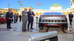 Présentation à Sa Majesté le Roi du prototype de véhicule à hydrogène NamX d’initiative marocaine